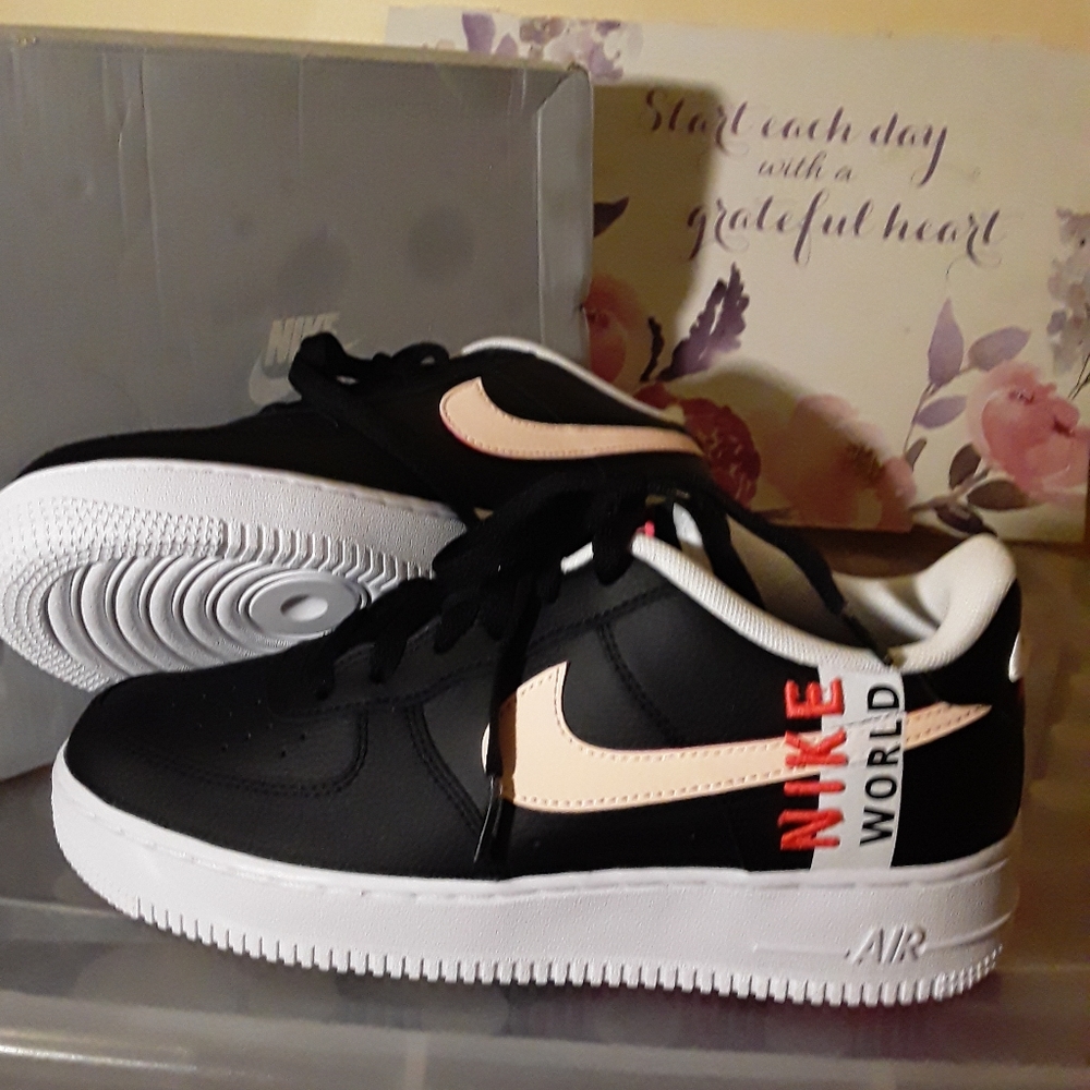 Nike Air Force 1 NIKE WORLD Edition